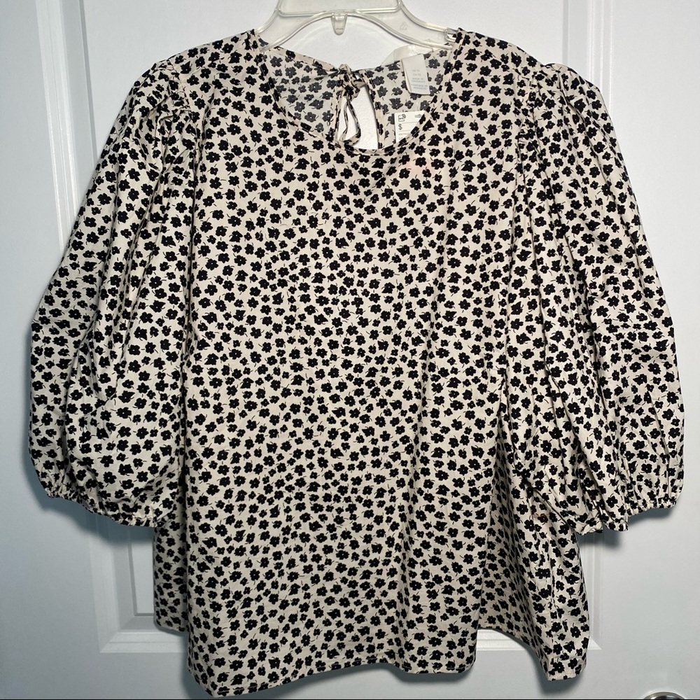 NWT H&M balloon sleeve blouse